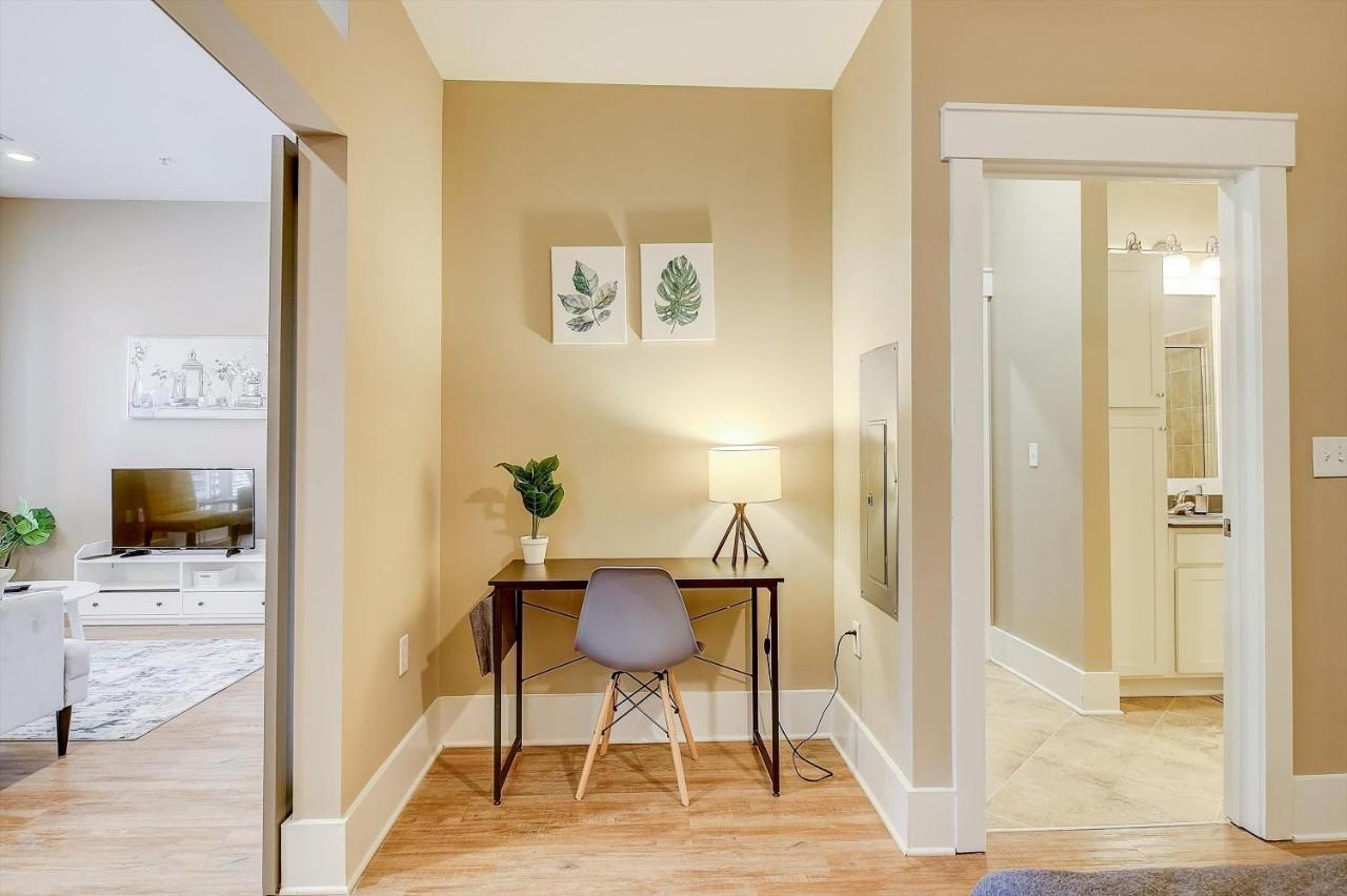 Frontdesk Village At Commonwealth Apts Plaza Midwood Charlotte Quarto foto